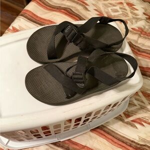 Men’s size 11 chacos